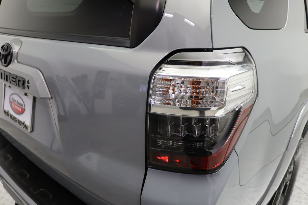 Thumbnail: 2021 Toyota 4Runner - 9