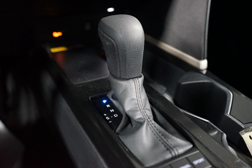 Thumbnail: 2025 Toyota Camry - 21