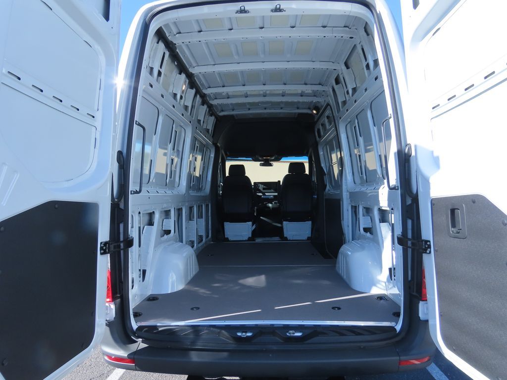 Thumbnail: 2025 Mercedes-Benz Sprinter - 26