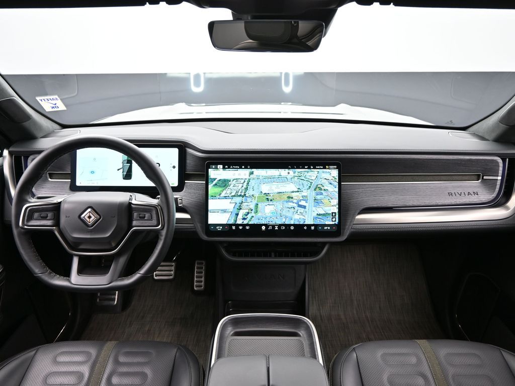 2024 Rivian R1S Adventure
