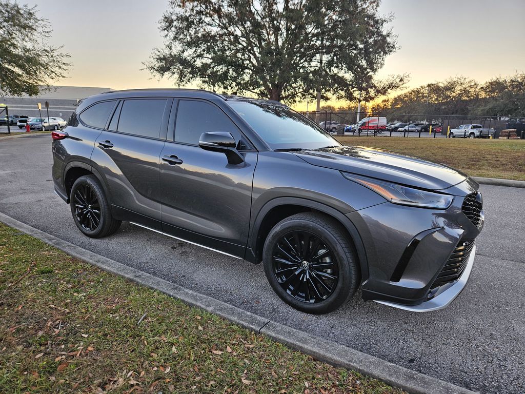 2023 Toyota Highlander XSE 7