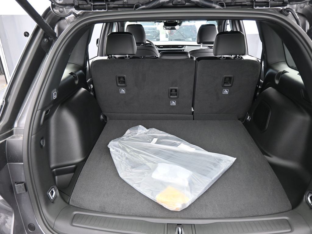 New 2026 Baltic Gray Metallic Clearcoat Jeep Limited image 34