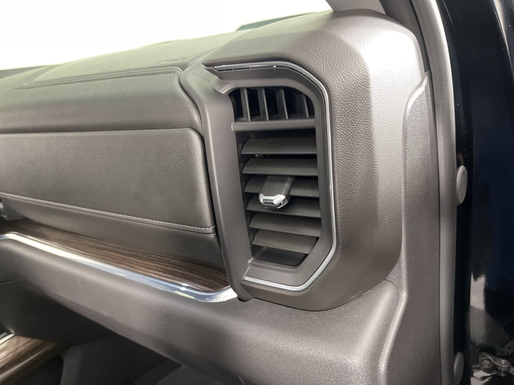 Thumbnail: 2024 Chevrolet Silverado 1500 - 20