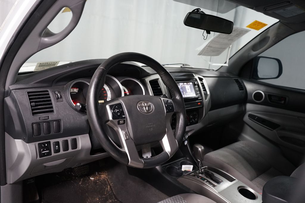 Thumbnail: 2015 Toyota Tacoma - 7