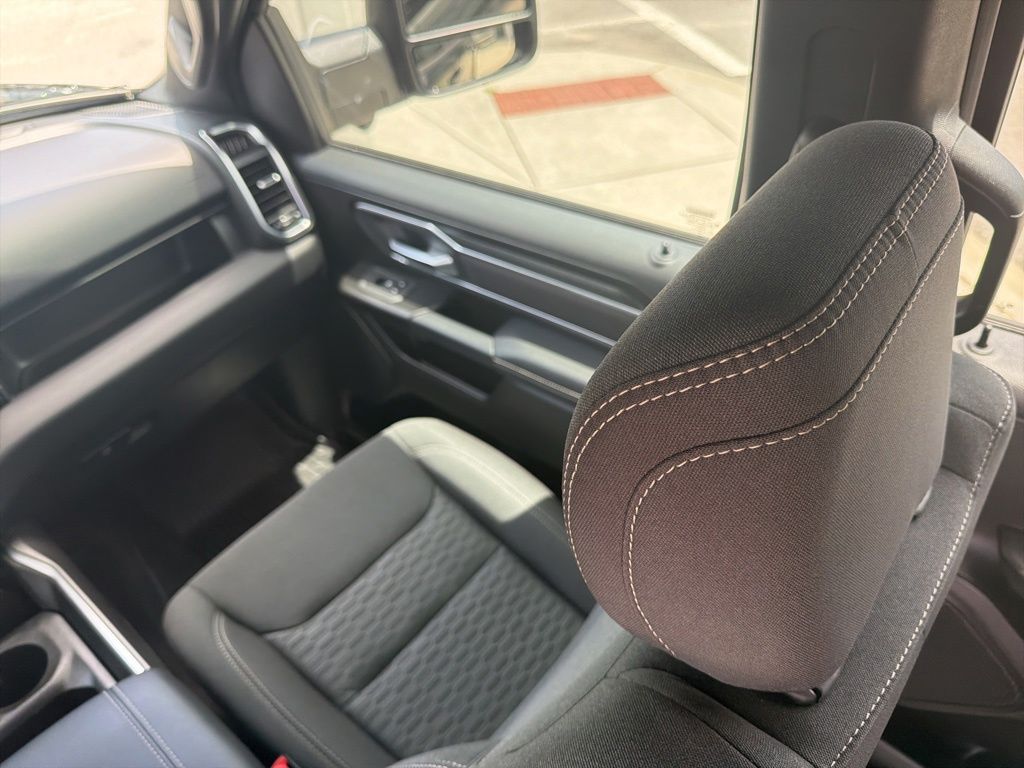 2025 Ram 1500 Big Horn Crew Cab 4x4 5'7" Box