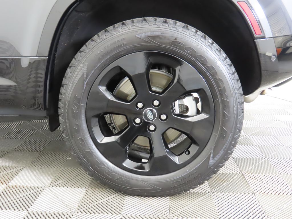 Thumbnail: 2024 Land Rover Defender - 30