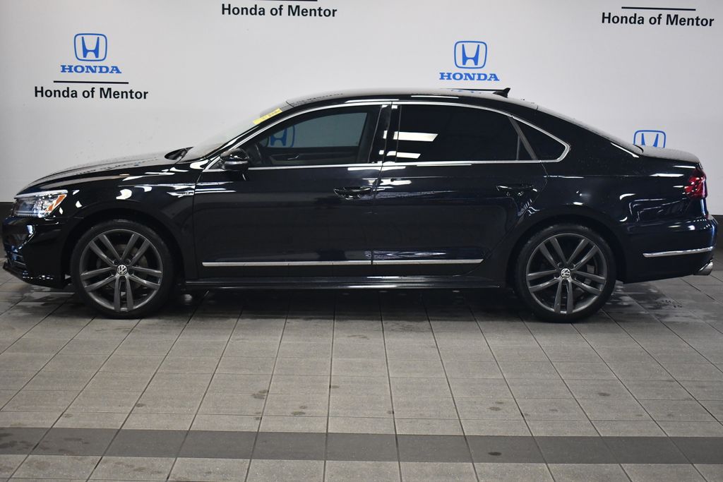 Thumbnail: 2017 Volkswagen Passat - 4