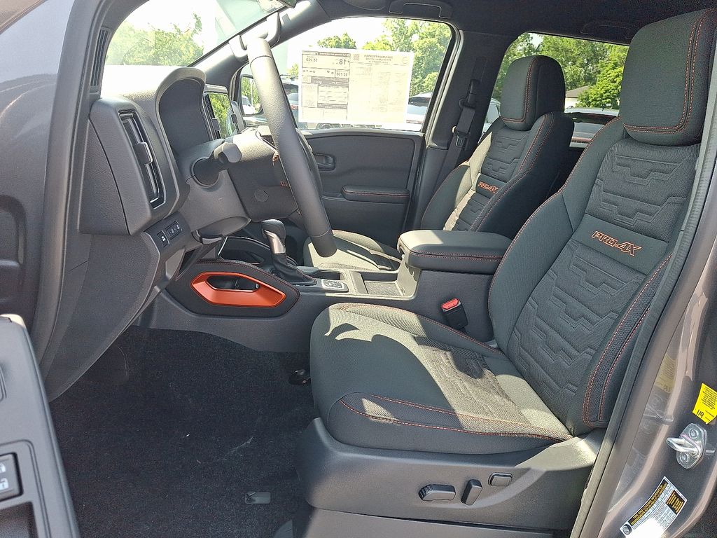 2026 Nissan Frontier — photo 8