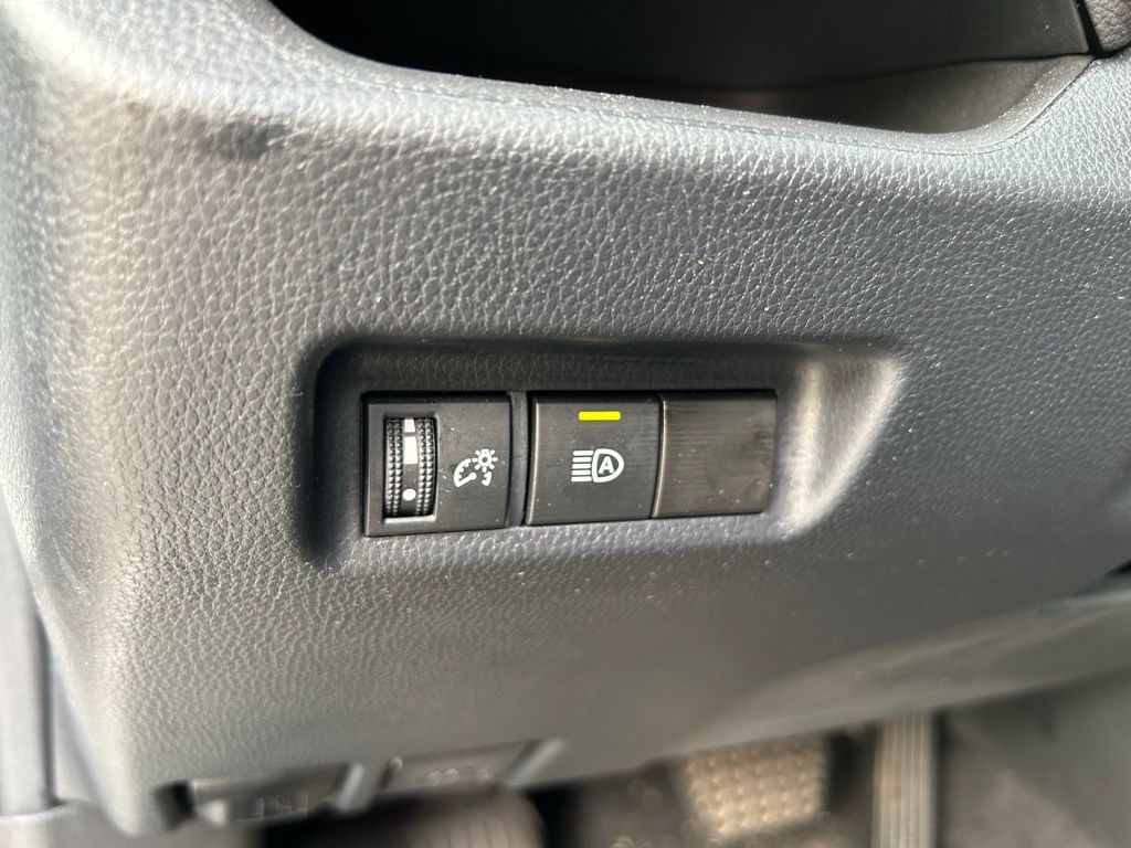 Thumbnail: 2023 Toyota RAV4 - 18