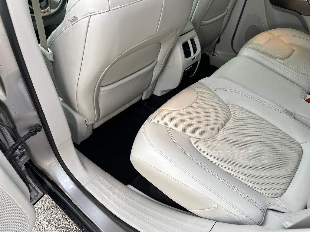 Used Car 2019 Jeep Cherokee  Limited For Sale Under $20,000 In Austin, Texas
