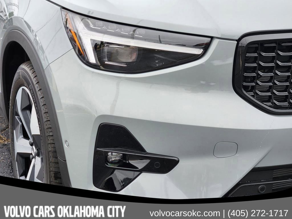 2026 Volvo XC40 Plus - Photo 8