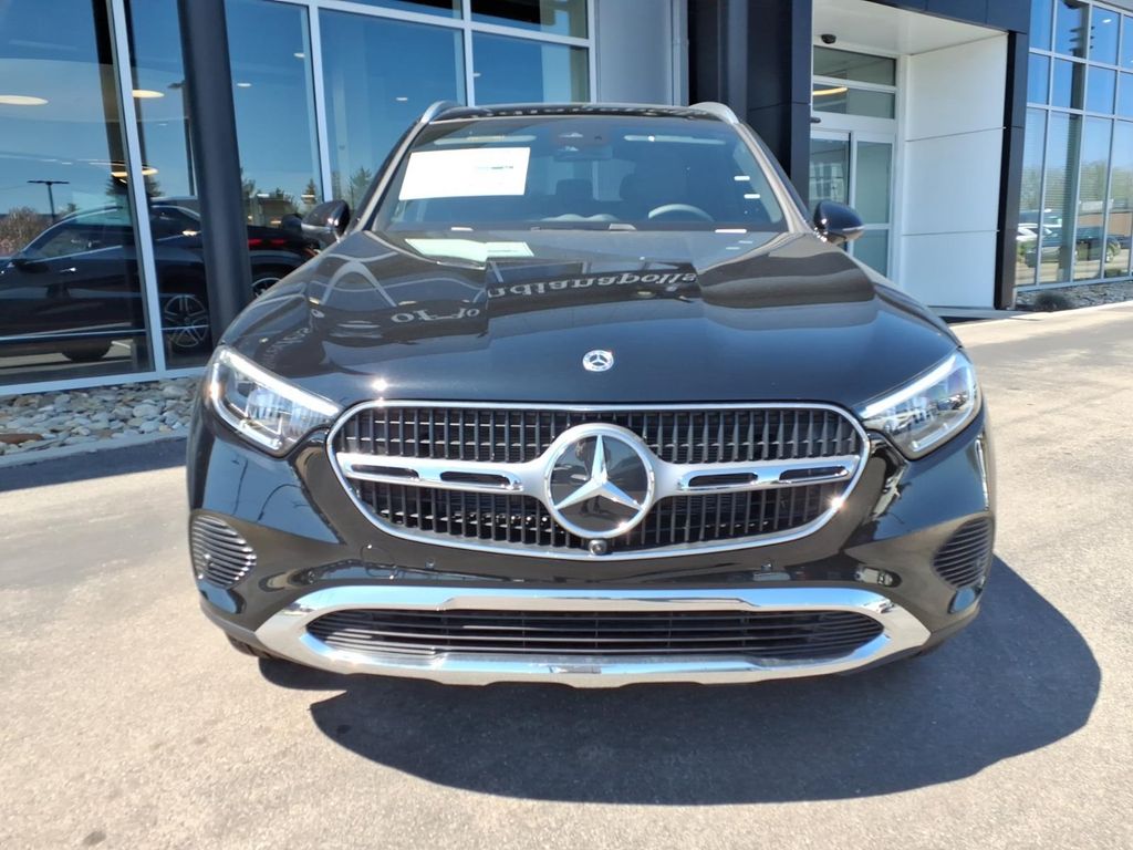 New 2026 Black Mercedes-Benz GLC 300 image 9