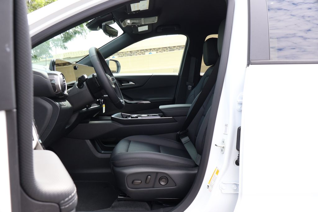 Thumbnail: 2026 Chevrolet Equinox - 14