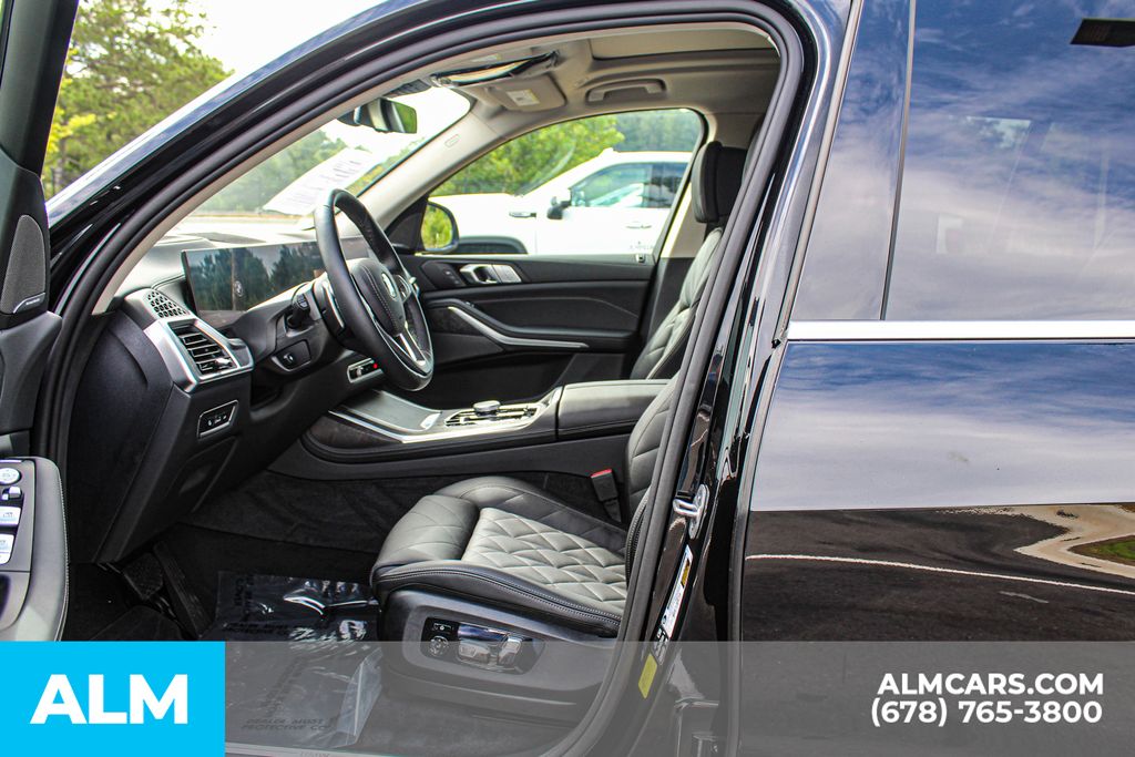 Used 2026 Black BMW xDrive40i image 15