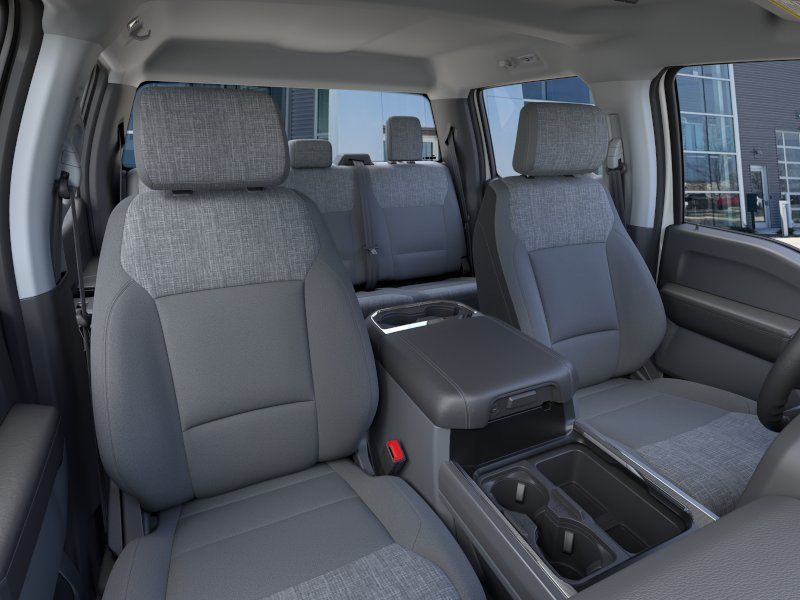 New 2026 Oxford White Ford XLT image 10
