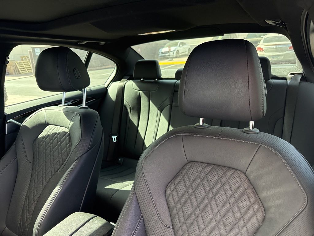 Thumbnail: 2021 BMW 5 Series - 6