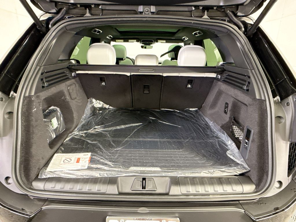 Thumbnail: 2026 Land Rover Range Rover Sport - 27