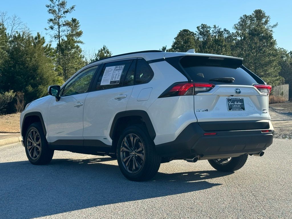 2024 Toyota RAV4 Hybrid XLE Premium 10