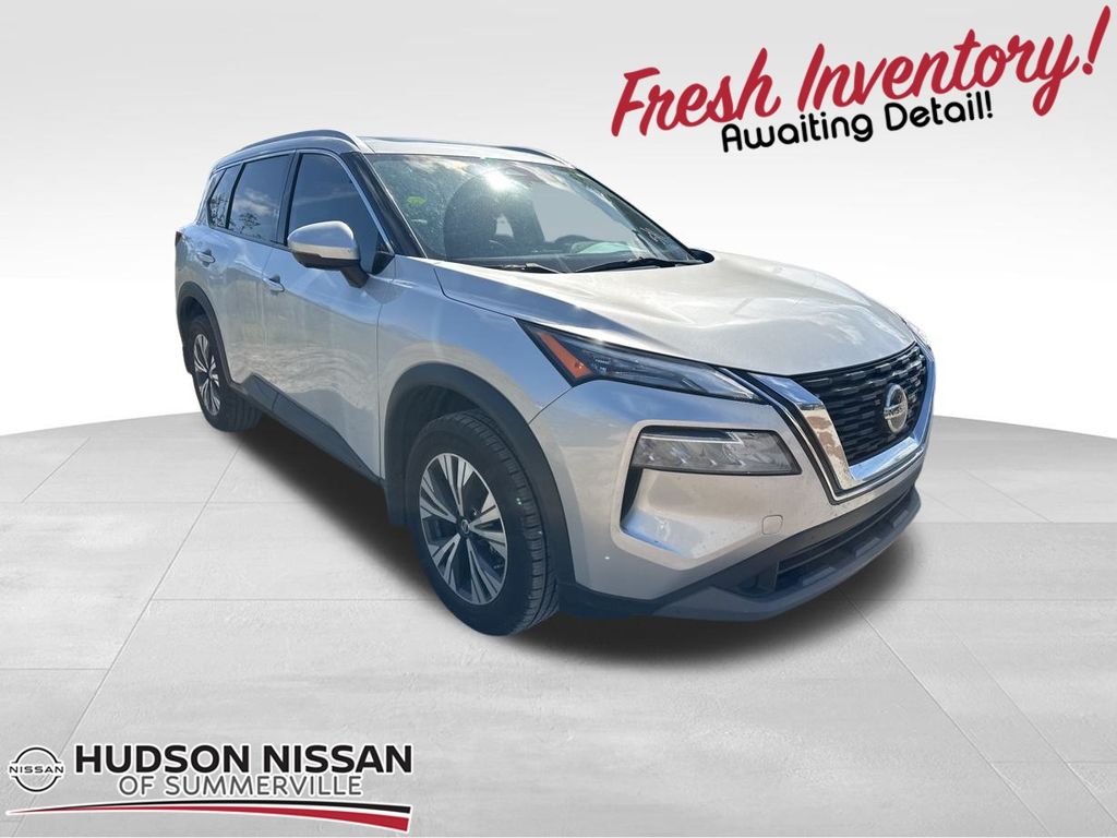 2021 Brilliant Silver Metallic Nissan Rogue SV SUV