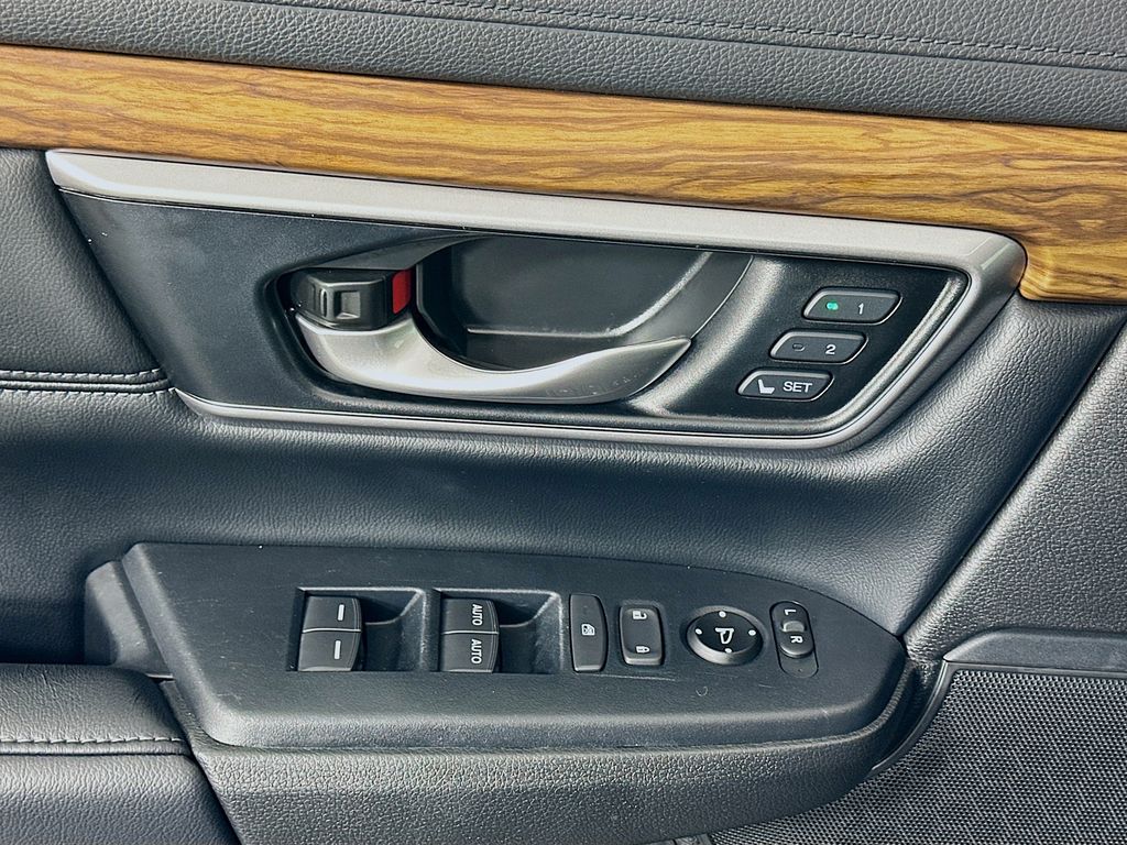 Thumbnail: 2018 Honda CR-V - 17