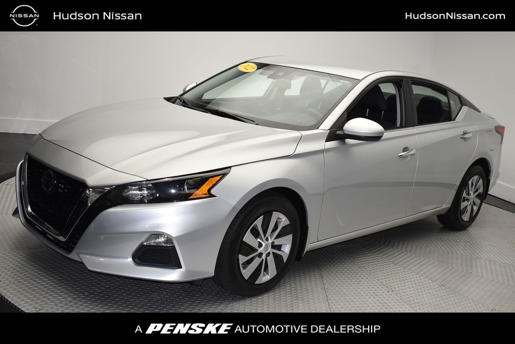 Thumbnail: 2022 Nissan Altima - 1