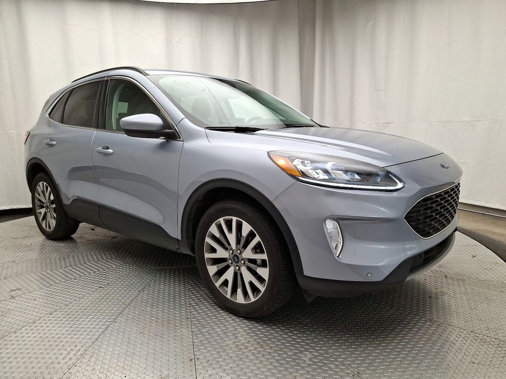 2022 Ford Escape Titanium 3