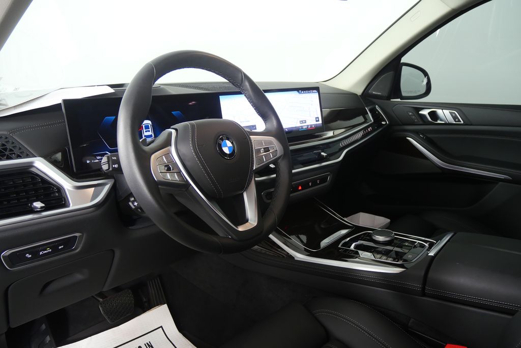 Thumbnail: 2024 BMW X7 - 13