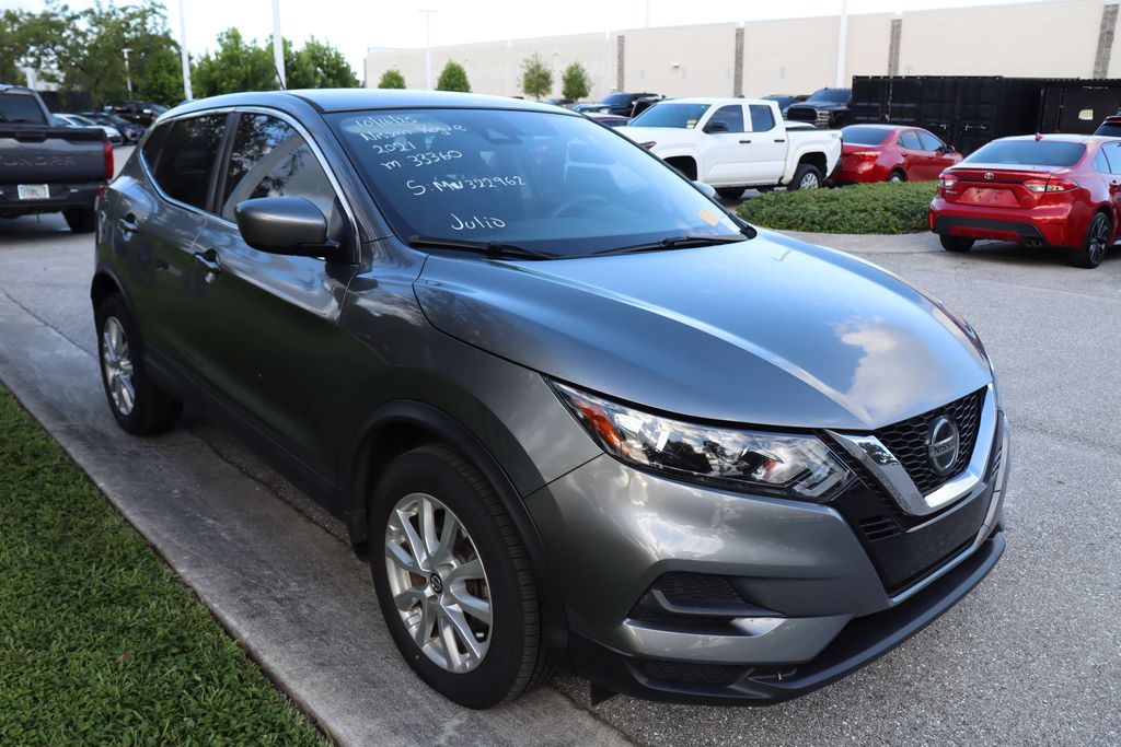 Thumbnail: 2021 Nissan Rogue Sport - 6