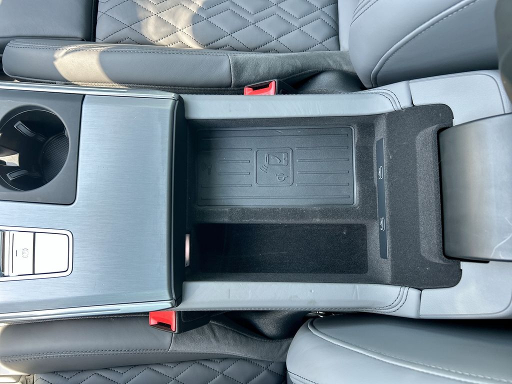 Thumbnail: 2021 Audi S6 - 17
