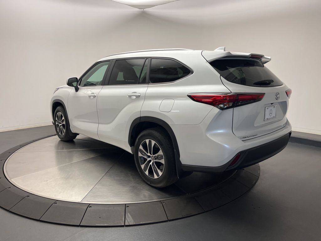 Thumbnail: 2023 Toyota Highlander - 5