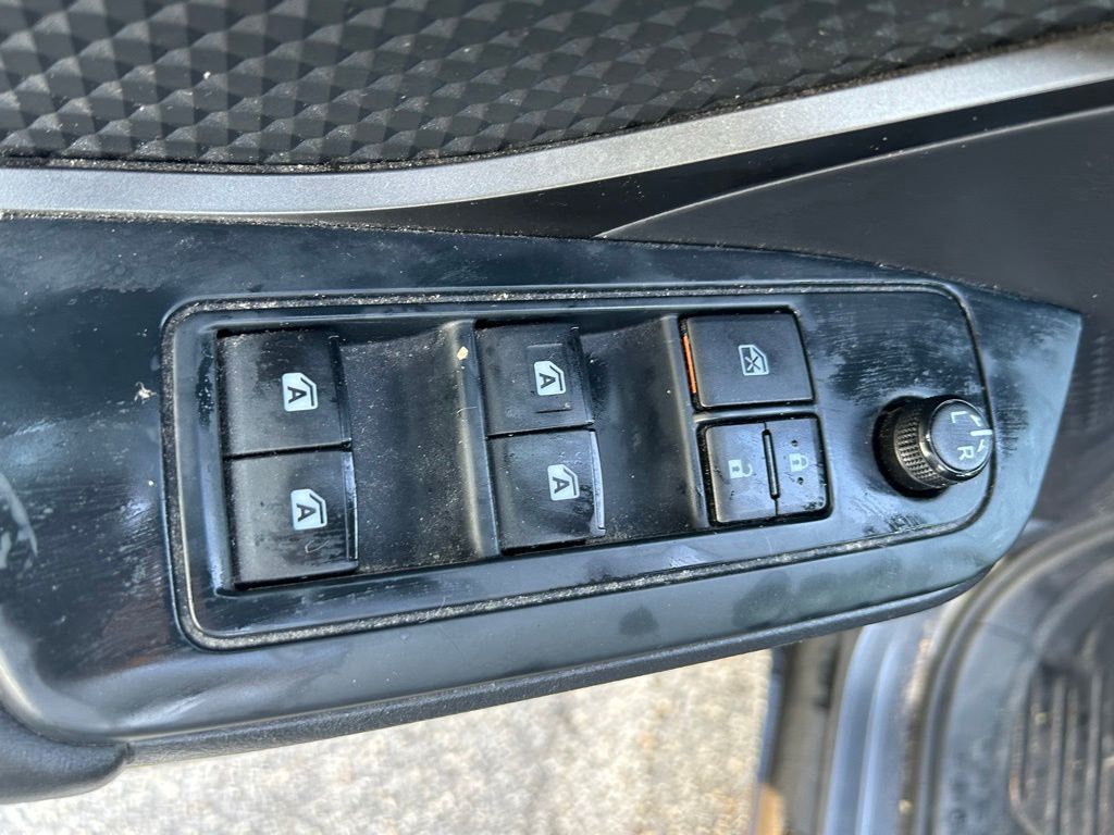 Thumbnail: 2019 Toyota C-HR - 15