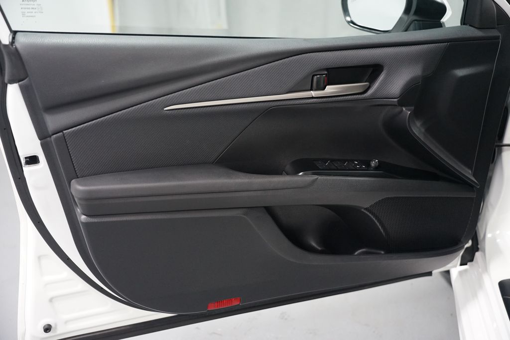 Thumbnail: 2025 Toyota Camry - 10