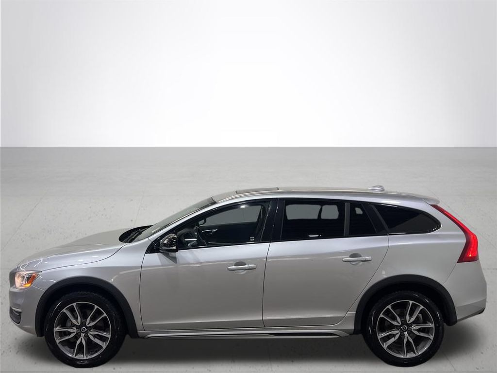 2018 Volvo V60 Cross Country T5