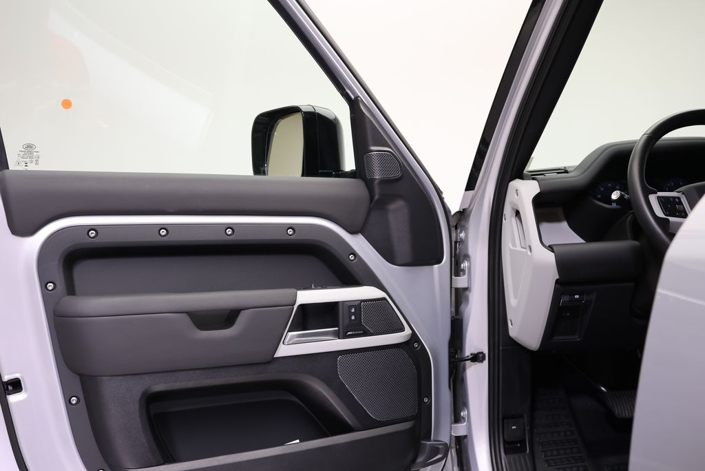 Thumbnail: 2024 Land Rover Defender - 25