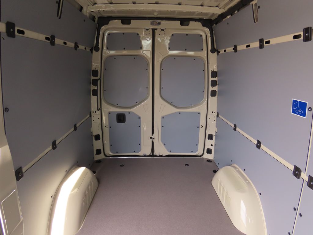 2025 Mercedes-Benz Sprinter 2500 28
