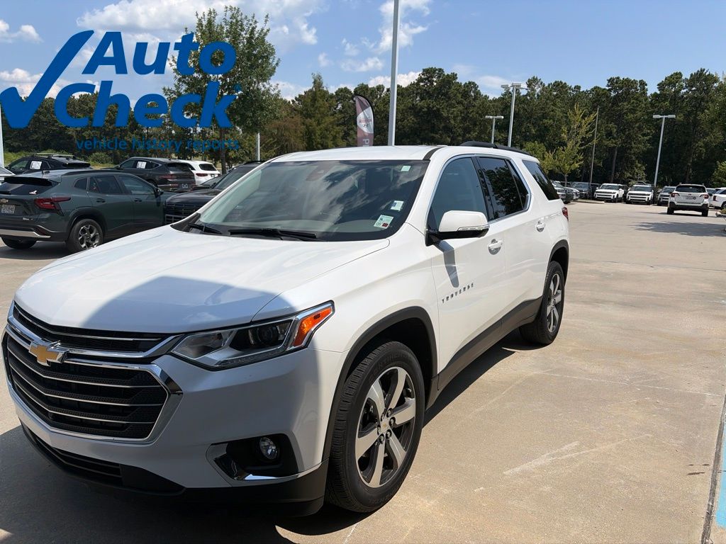 White (Iridescent Pearl Tricoat) 2020 Chevrolet Traverse SUV / Crossover Front-Wheel Drive 9-Speed Automatic