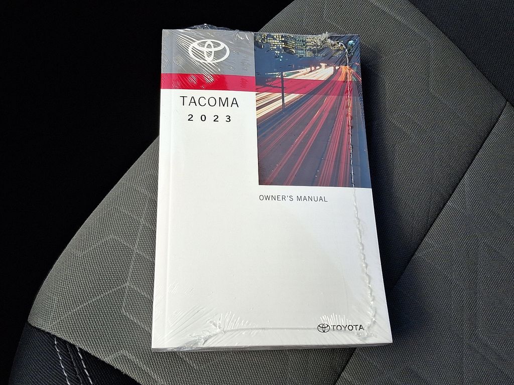 2023 Toyota Tacoma TRD Sport 26