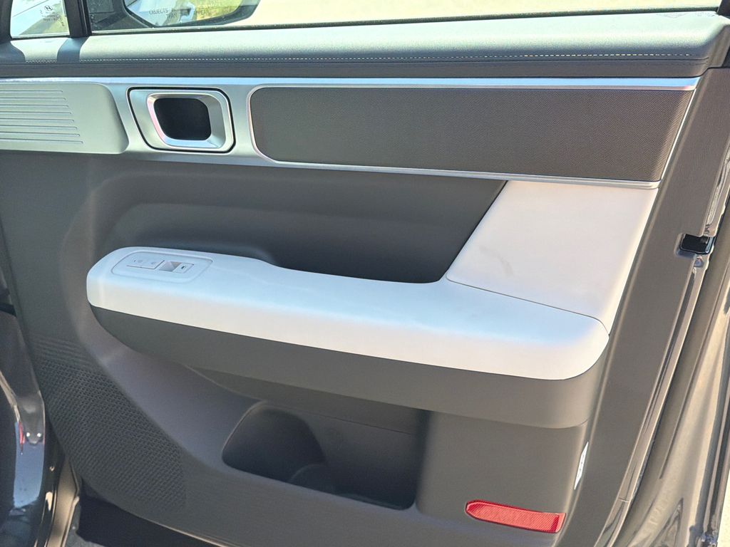 New 2027 Gray Hyundai SE image 15