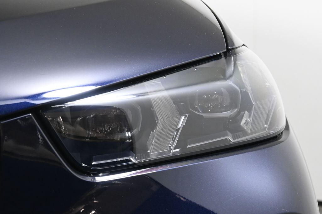 Thumbnail: 2026 BMW X5 - 11