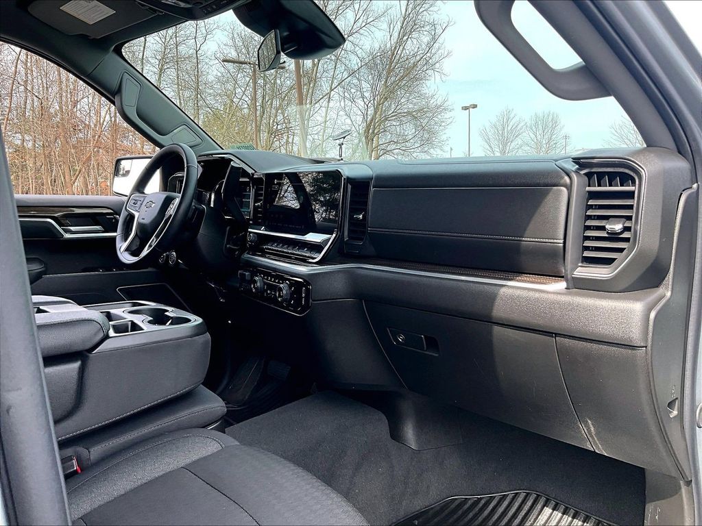 2026 Chevrolet Silverado 1500 — photo 21