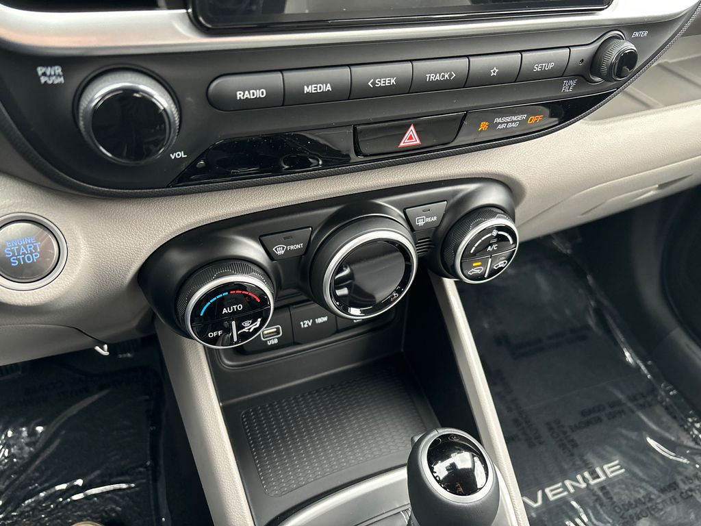 2025 Hyundai Venue SEL White at Baytown Hyundai