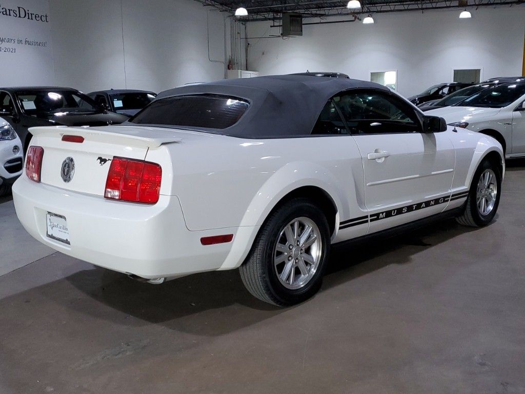 2008 Ford Mustang V6 Deluxe 40