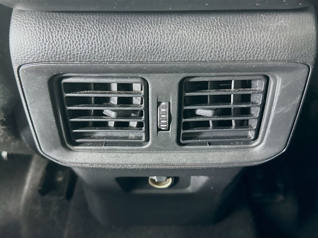 Thumbnail: 2023 Toyota RAV4 - 25