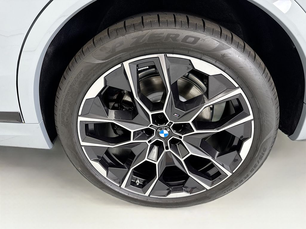 Thumbnail: 2027 BMW X7 - 31