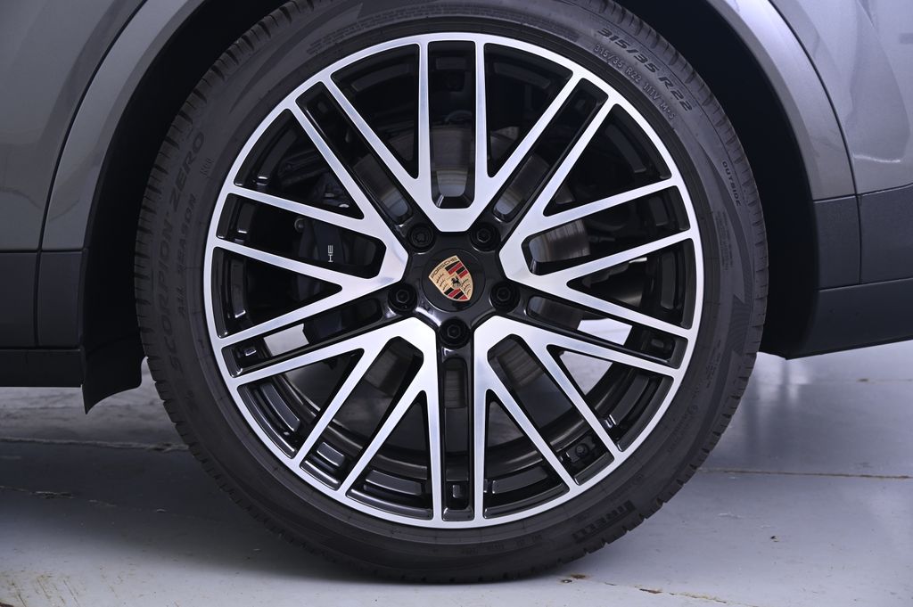 Thumbnail: 2025 Porsche Cayenne - 12