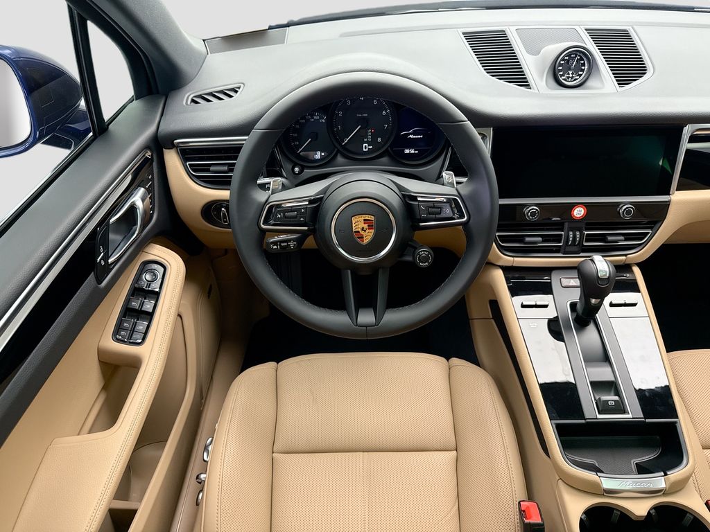 Thumbnail: 2026 Porsche Macan - 12