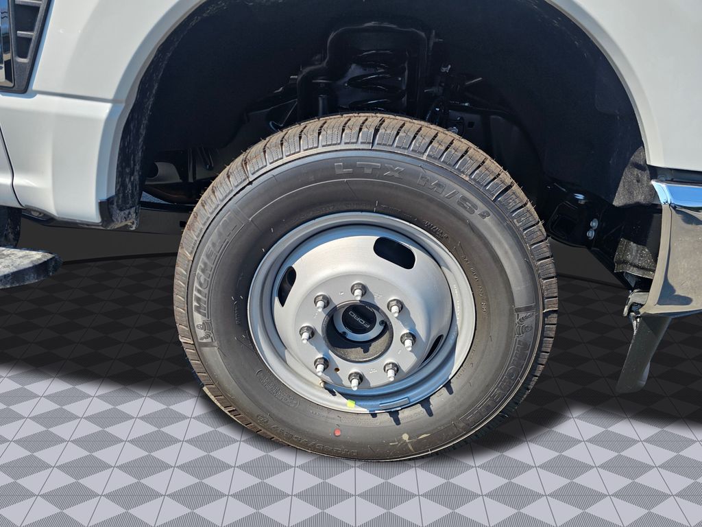 New 2025 White Ford XL image 9