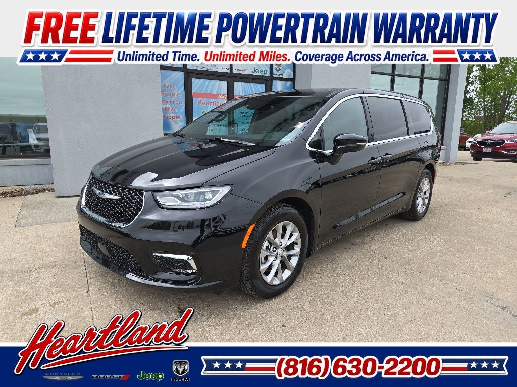 Diamond Black Crystal Pearlcoat 2026 Chrysler Pacifica Minivan Front-Wheel Drive 9-Speed Automatic