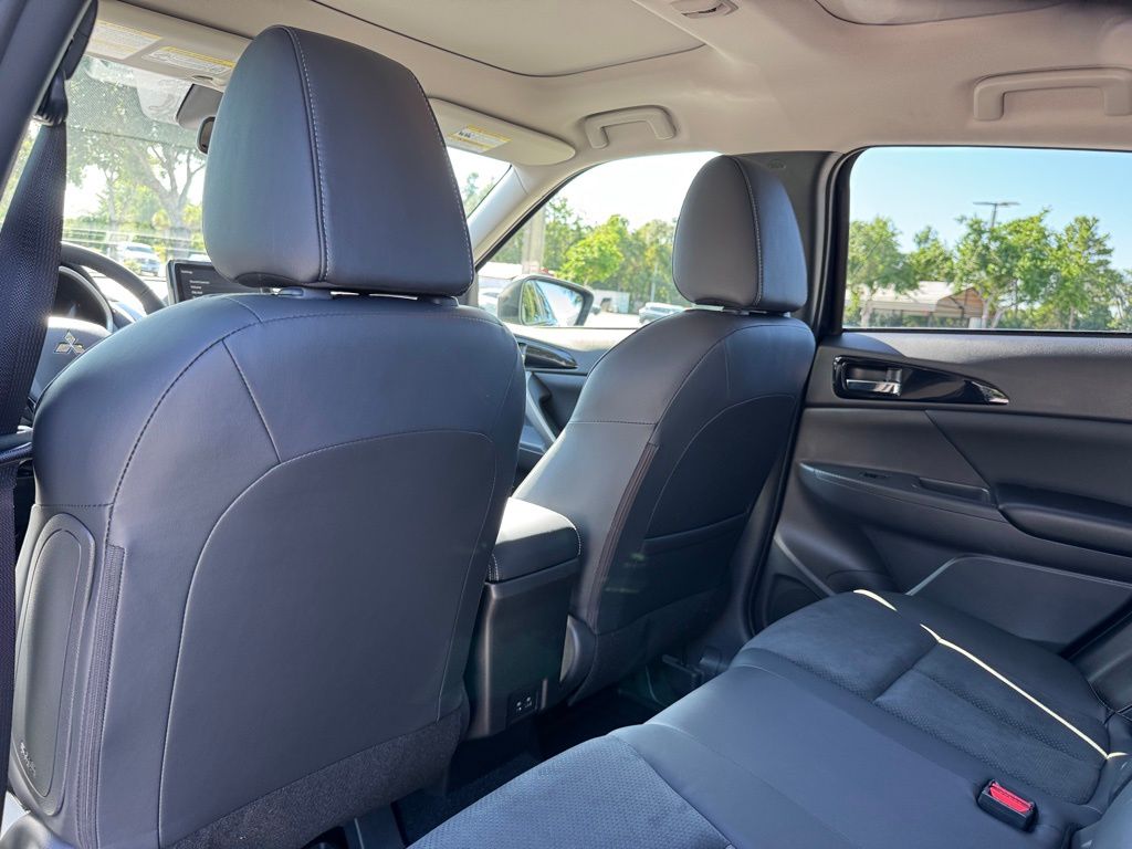 2025 Mitsubishi Eclipse Cross SE photo 12