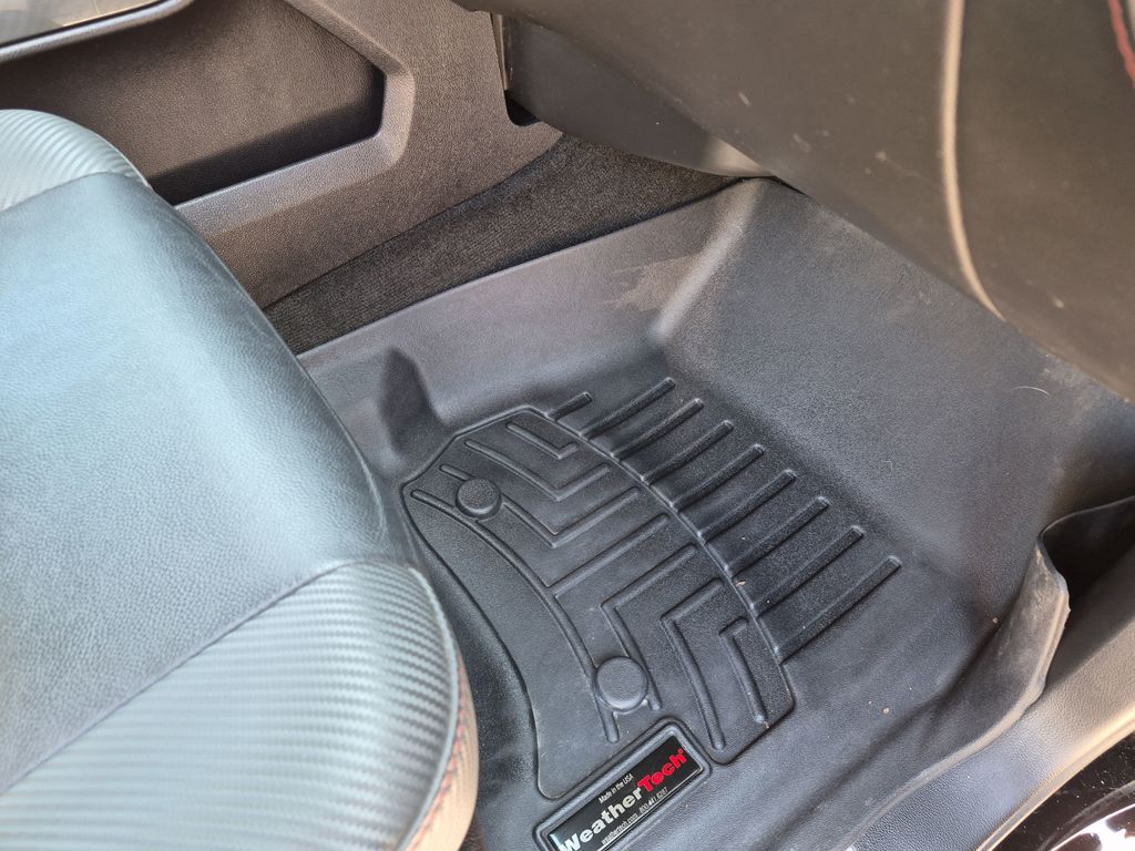 Used 2015 Black GMC SLT image 43